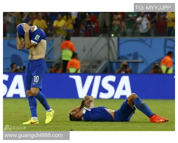 足球明星封神瞬间的珍贵照片分享与回顾